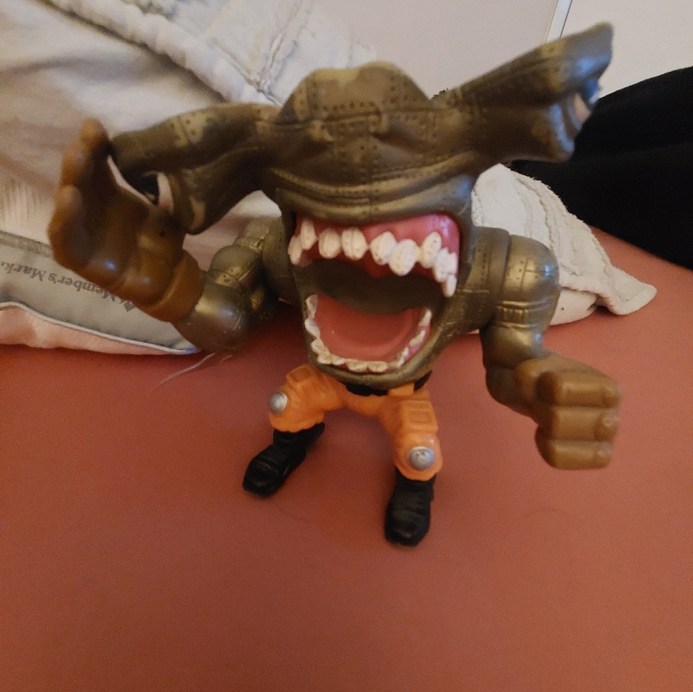 STREET SHARK